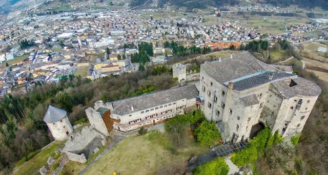 Castello di Pergine: hotel e ristorante fermi ma si farà la mostra d'arte