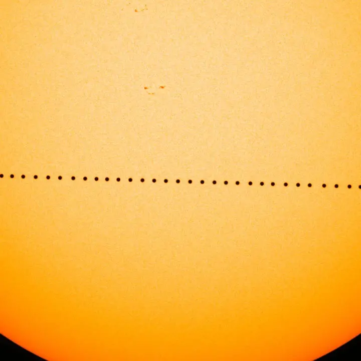 Mercurio sul disco del Sole
