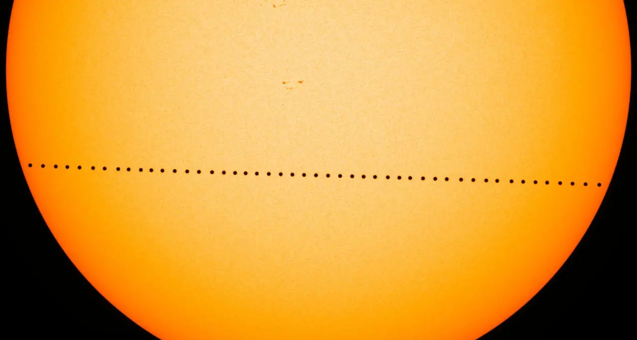 Mercurio sul disco del Sole