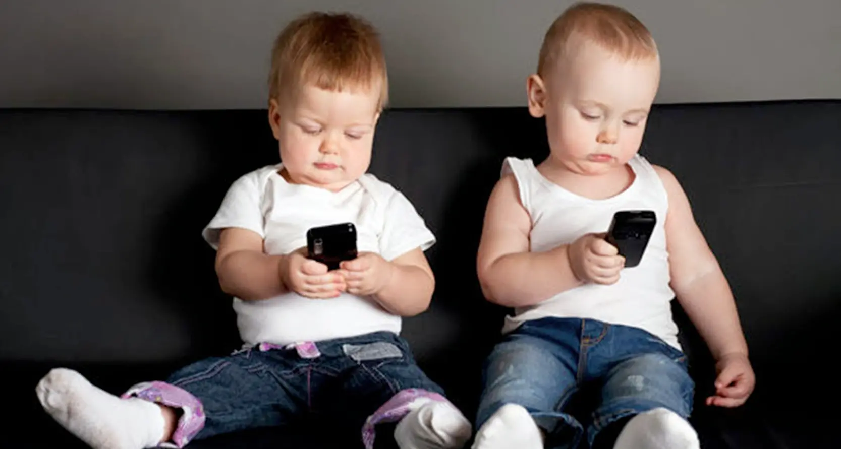 Bambini e ragazzi, dipendenza da smartphone: gli sconvolgenti risultati di un sondaggio nelle scuole