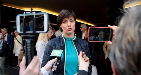 Milano, la Finanza arresta l'ex eurodeputata FI Laura Comi accusata di aver preso tangenti