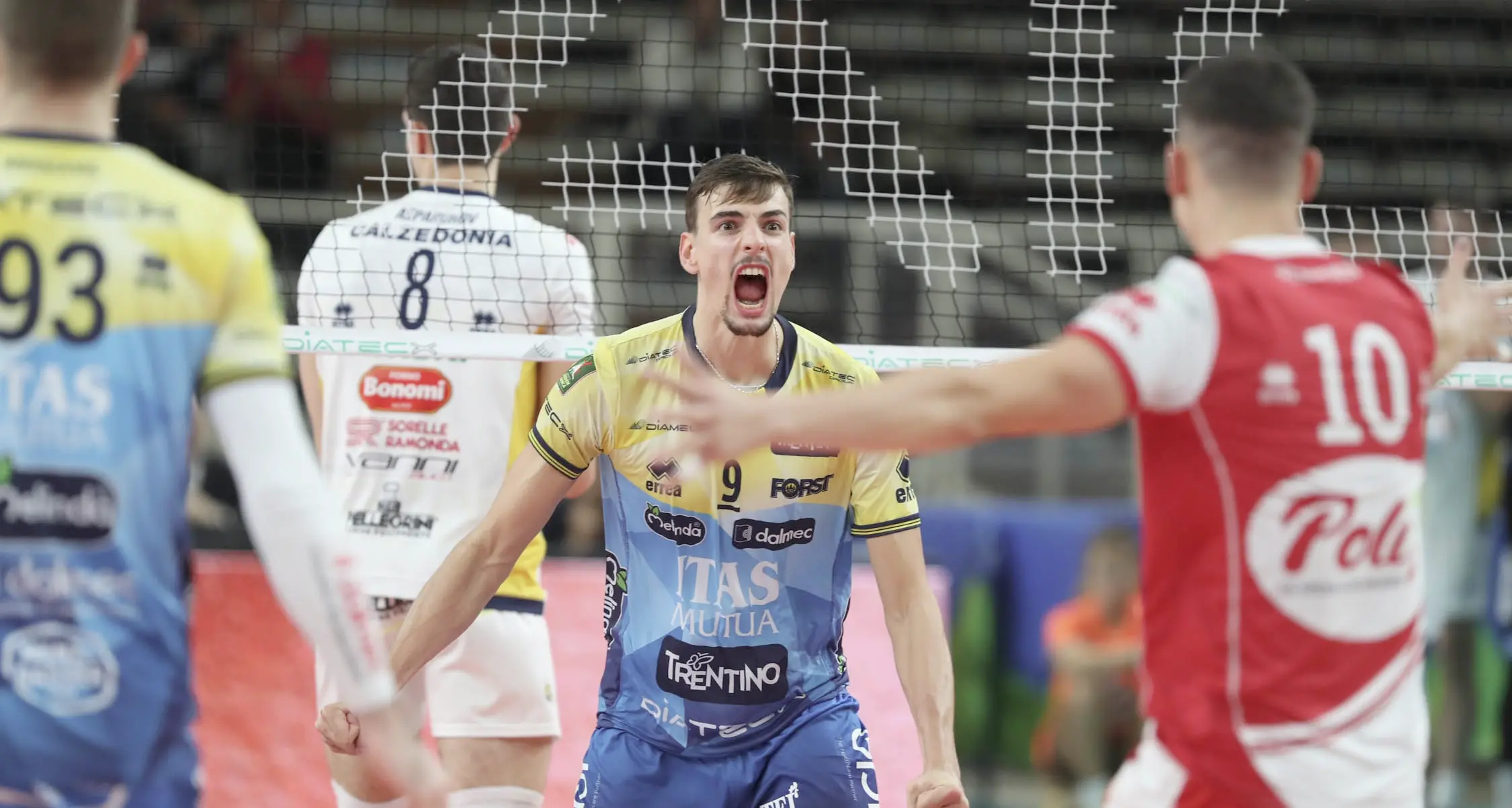 Volley: l'Itas Trentino si aggiudica per 3-2 il derby dell'Adige