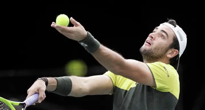 Atp Finals, Berrettini strappazzato da Djokovic