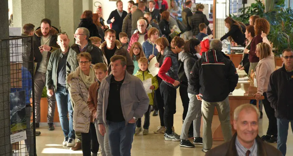Porte aperte alla Mach quintali di spezzatino e polenta presi d'assalto dai visitatori