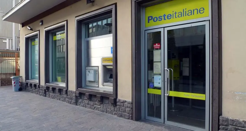 Poste, un altro giro di vite sugli sportelli