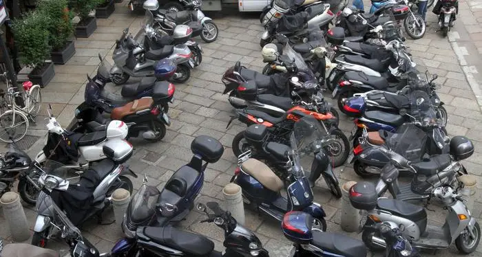 Sì alla rottamazione delle auto fino agli euro 3 e dei motorini a due tempi