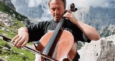 Brunello svela Bach al violoncello