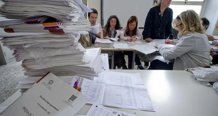 Maturità, ipotesi prove \"ridotte\" al programma effettivamente svolto Azzolina: \"Ci stiamo lavorando\"