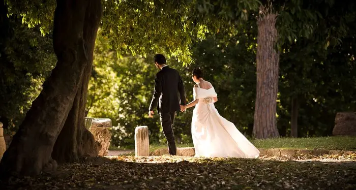 Più matrimoni civili che in chiesa in Italia nozze in aumento (ma ci si sposa sempre più tardi)