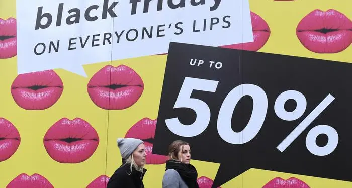 Black Friday: gli italiani spendono 1,3 miliardi