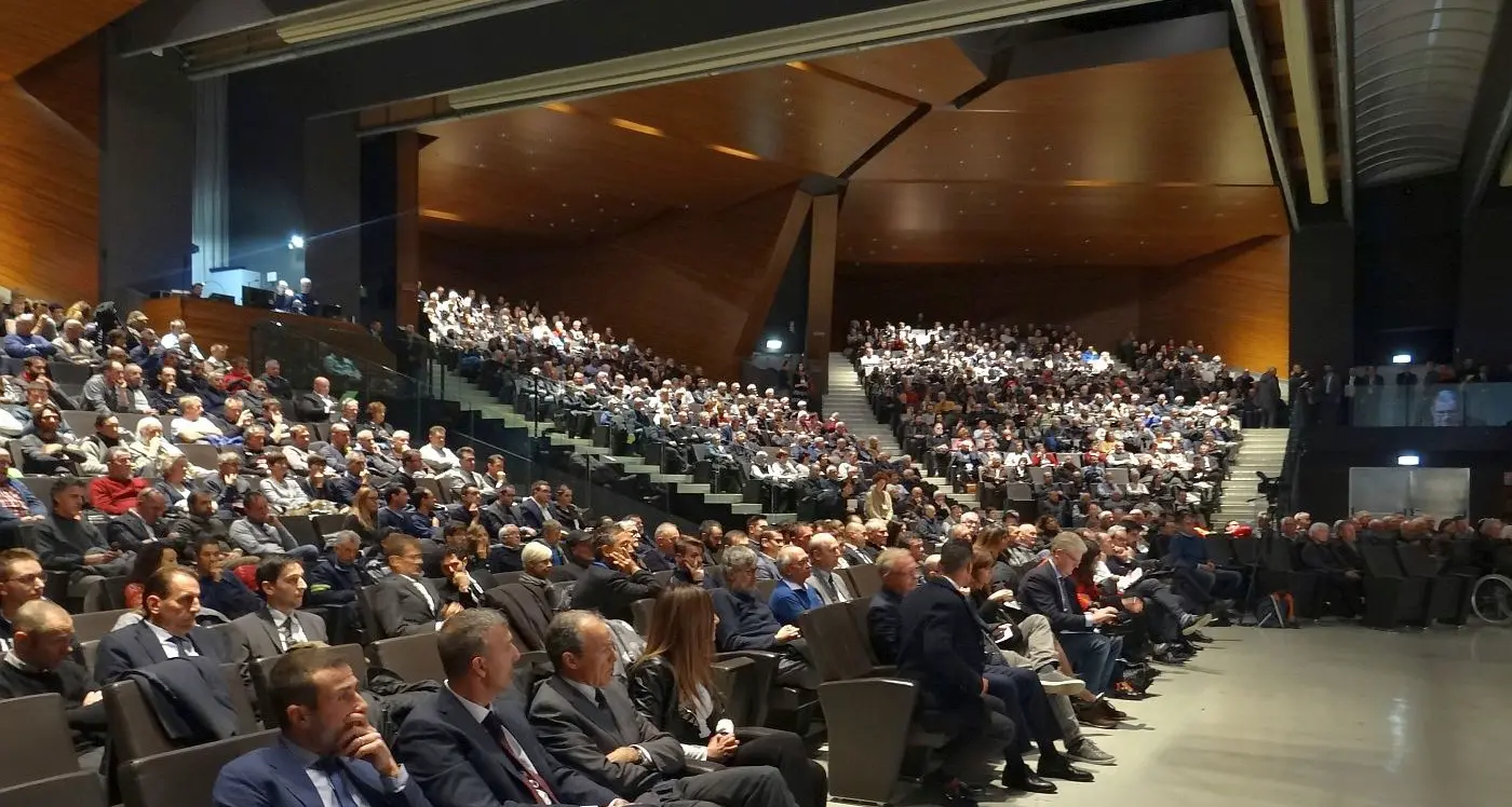 No alla fusione per la mega cassa rurale fra Trento e Lavis-Mezzocorona-Cembra I soci \"ribelli\" inviano una diffida al cda