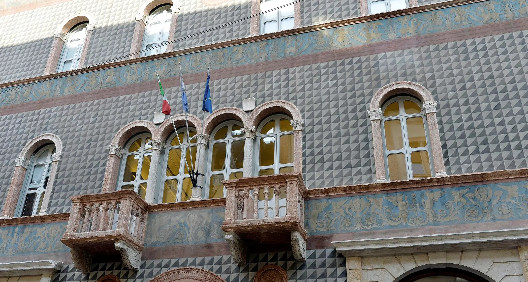 La Sat inaugura domani Palazzo Saracini-Cresseri tornato al suo splendore