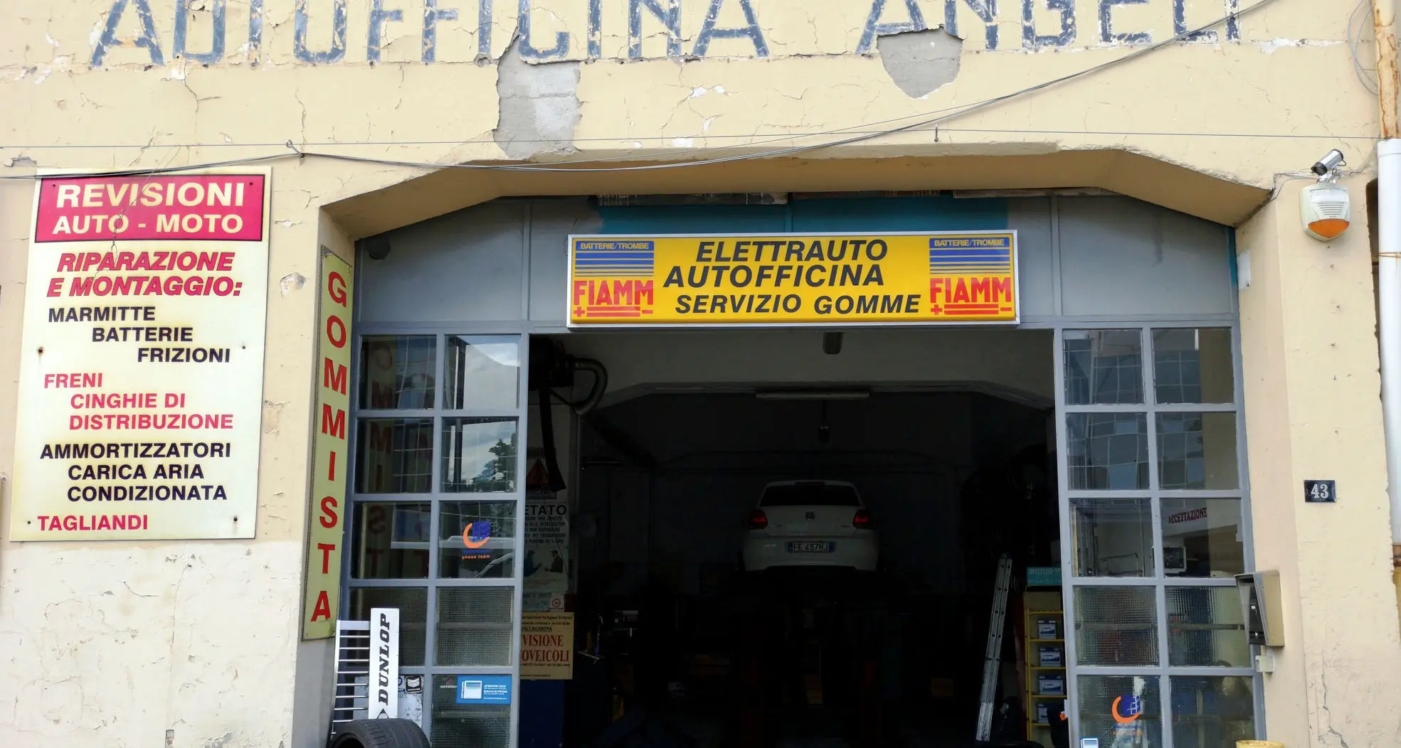Al Follone il Comune sfratta la storica officina Angeli (che resiste da 19 anni)