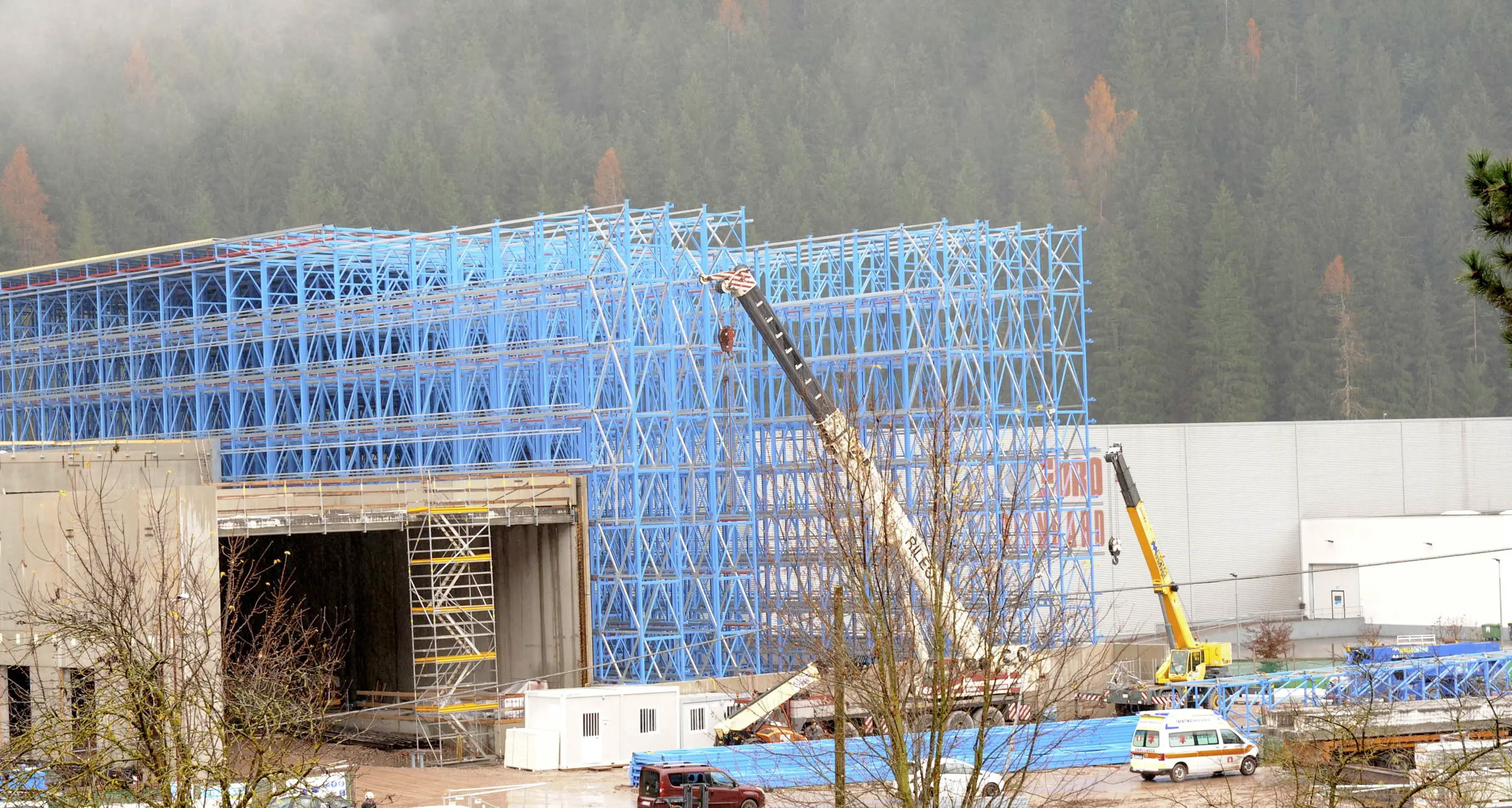 Operaio precipita e muore in un cantiere edile di Molina di Fiemme