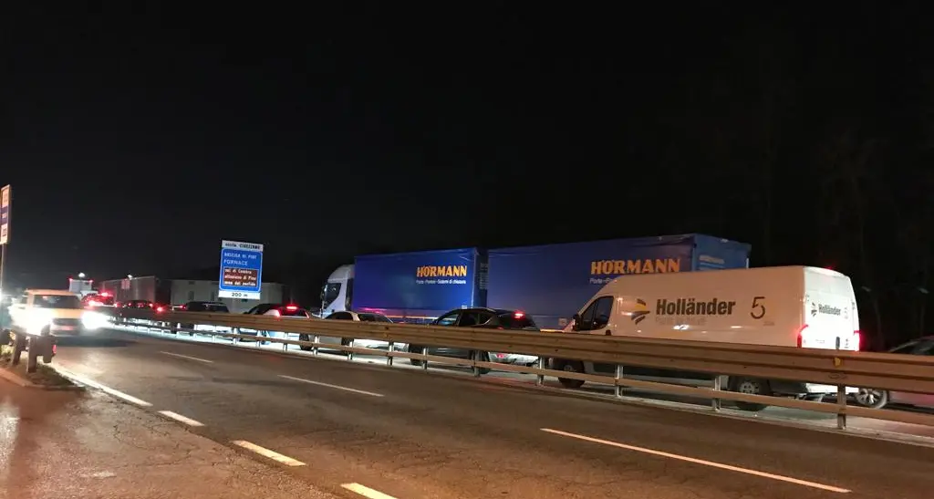 Un semplice incidente al Ciré ha scatenato code da incubo: ieri gente bloccata per ore in auto