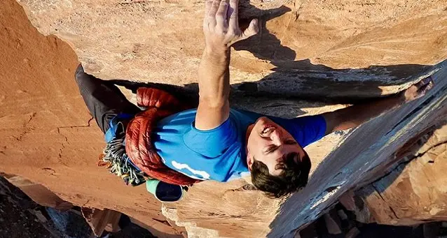 Precipita 200 metri e muore Brad Gobright, un mito dell'arrampicata free solo
