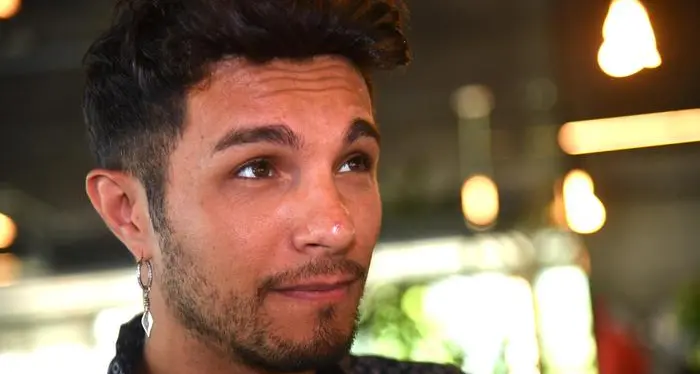 Il cantante Marco Carta assolto non rubò le magliette a Milano (ma il pm impugna la sentenza)