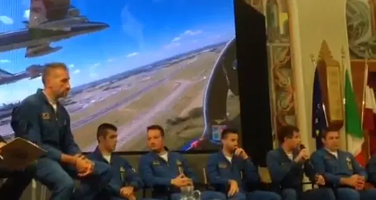 Le Frecce Tricolori daranno spettacolo oggi alle 13 nel cielo di Trento per il Festival dello Sport