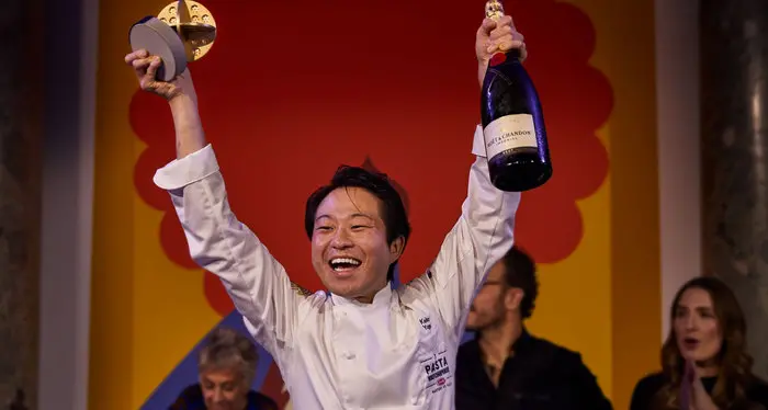 Campionato del mondo di pasta vince uno chef giapponese con saké e gorgonzola