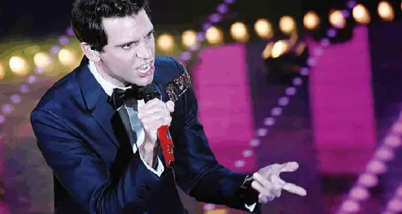 Mika ora è adulto, ma colorato