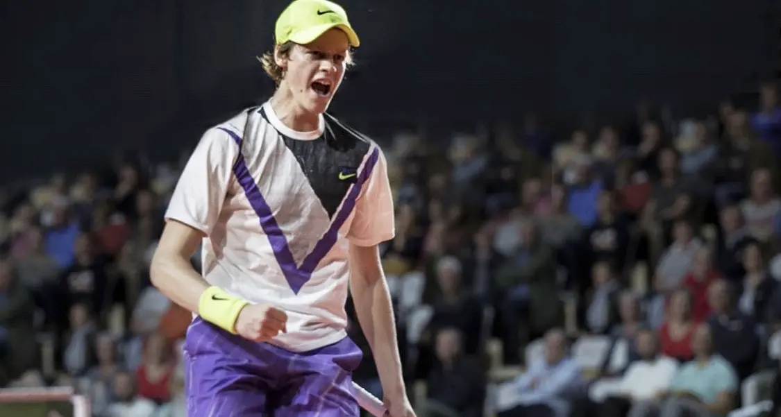 Impresa di Sinner ad Anversa: batte Tiafoe ed è in semifinale così è entrato nella top 100