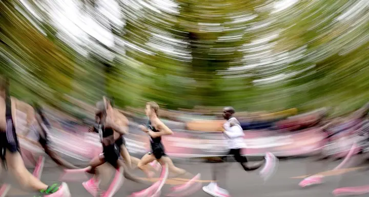 Impresa storica di Kipchoge Maratona sotto le due ore