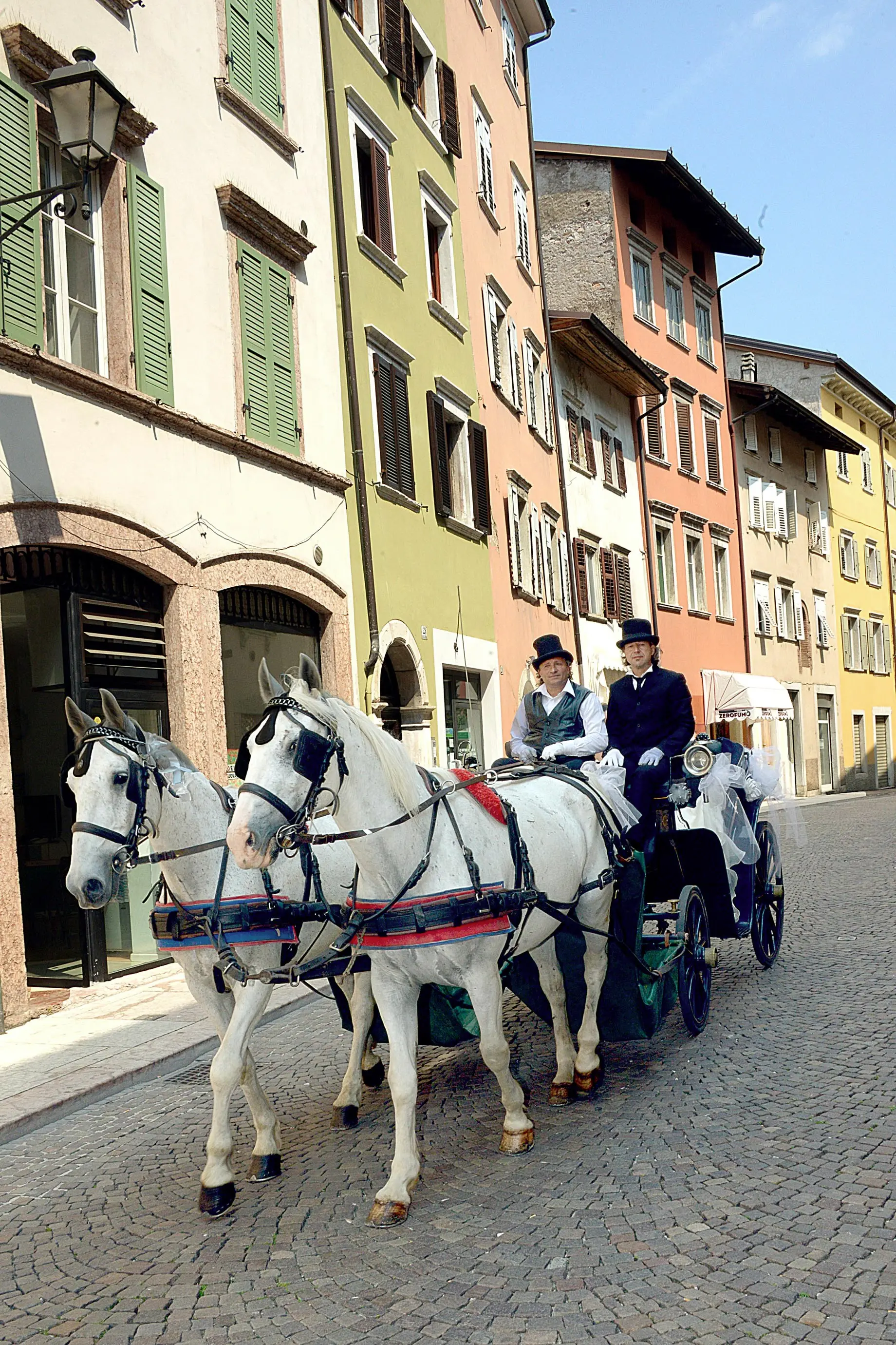 In Trentino torna di moda sposarsi ma calano i neonati e gli stranieri