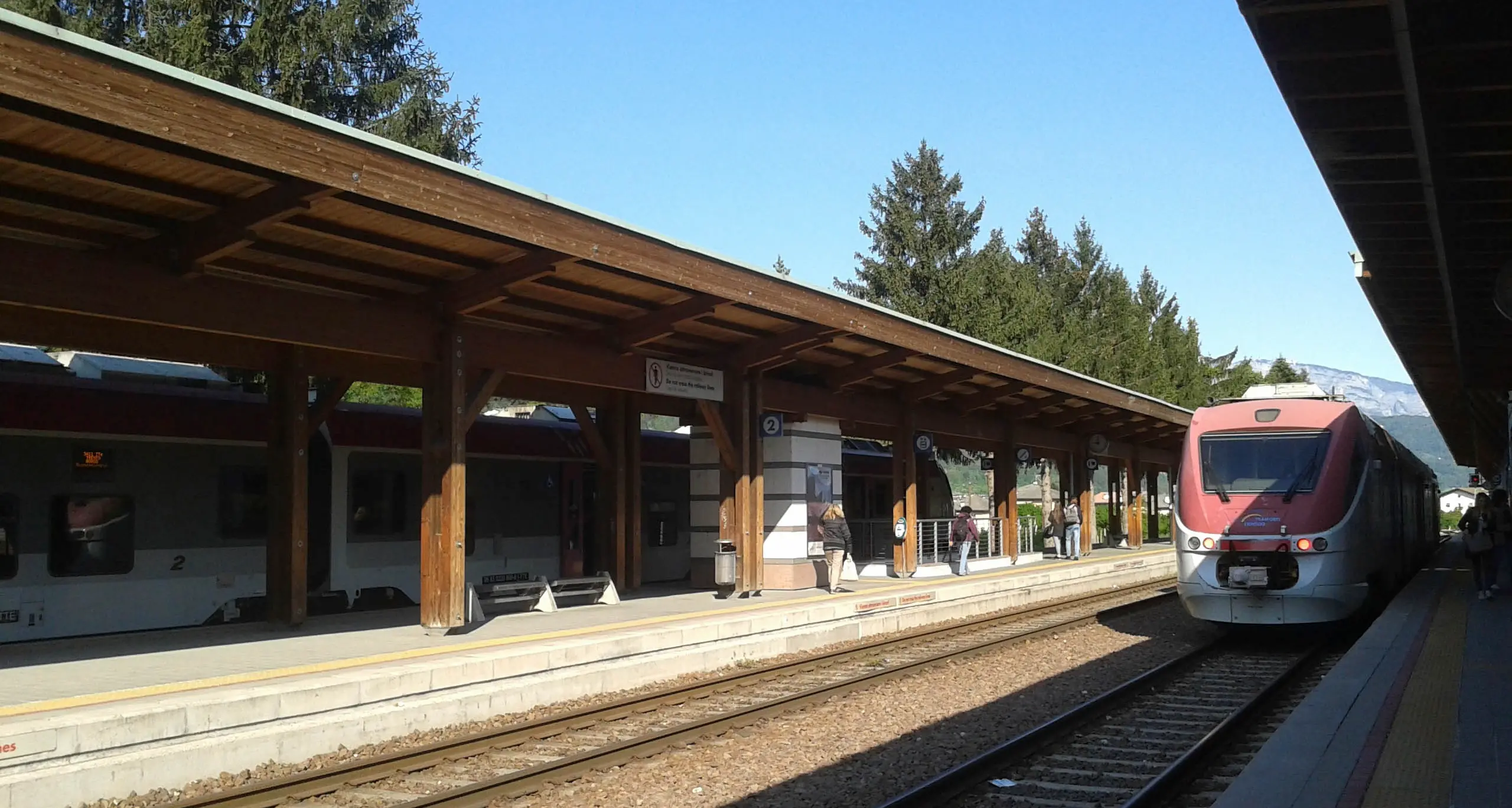 Un lavoratore aggredito alla stazione di Pergine: la Cgil chiede più controlli