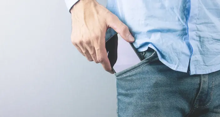 Rischio infertilità dal cellulare? Telefonini scagionati (ma non dateli ai bimbi)