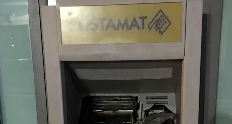 Fanno saltare il bancomat alla Rurale di Ospedaletto: bottino di 20mila euro