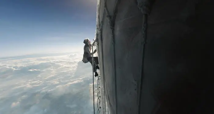Nei cinema la magia del volo con «Aeronauts», mongolfiere e amore nell'era Vittoriana