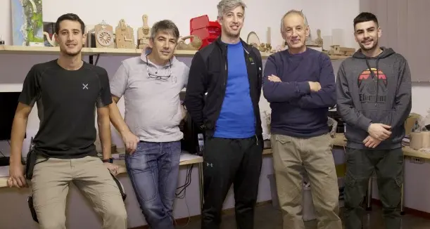 Leonardi Wood: legno protagonista dai presepi agli orologi