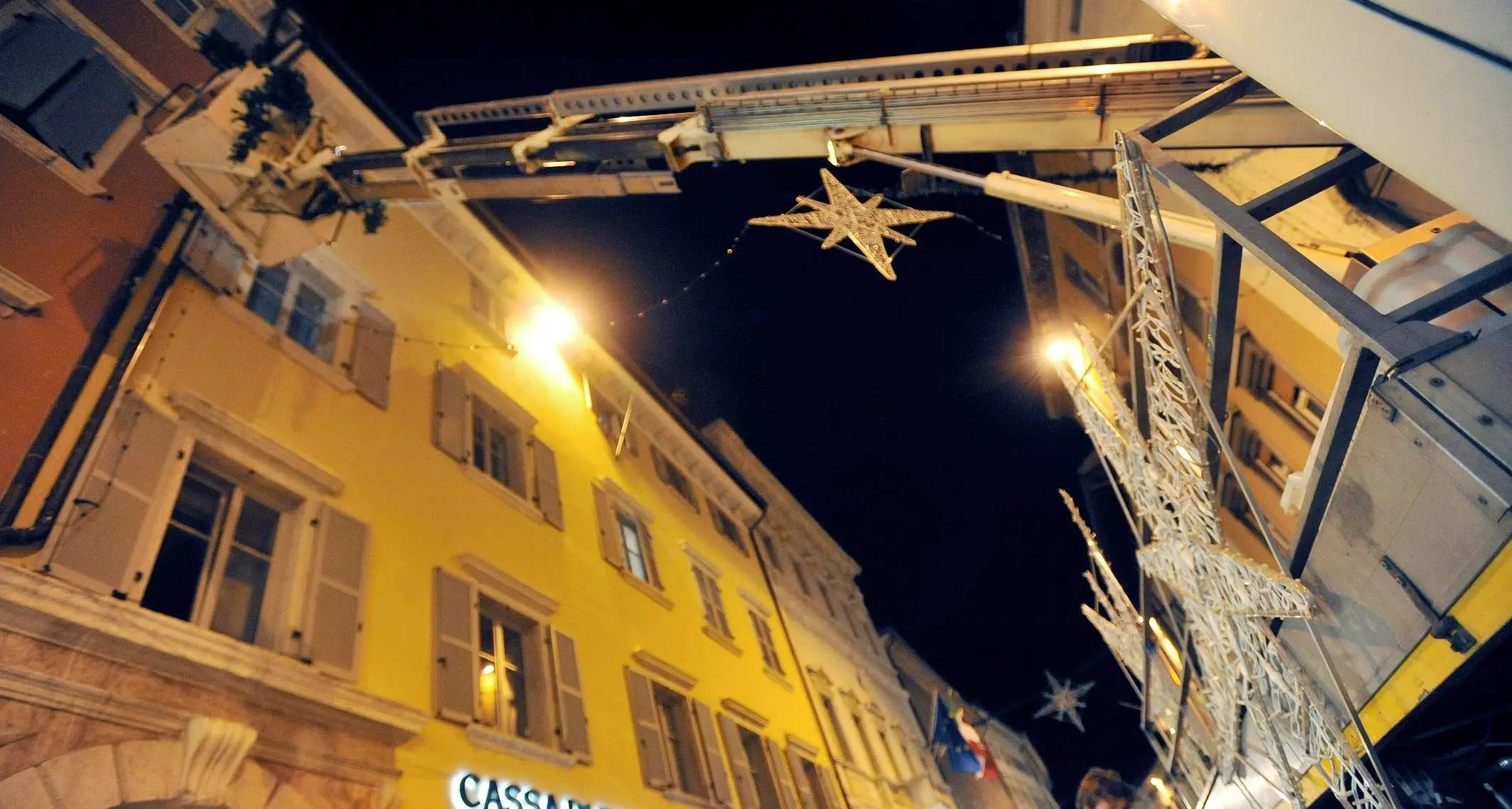 Trento, Natale senza luminarie: solo 77 su 350 i negozianti che pagano, niente addobbi nelle vie senza adesioni