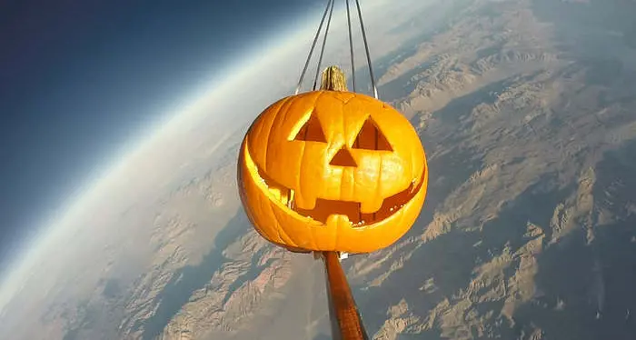Per Halloween lanciata la prima «zucca spaziale» (e ha battuto il record