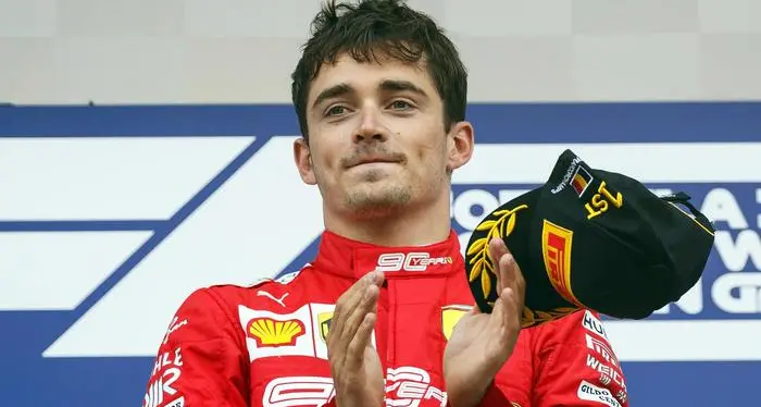 Leclerc trionfa a Monza: una Ferrari prima di tutti non succedeva da nove anni