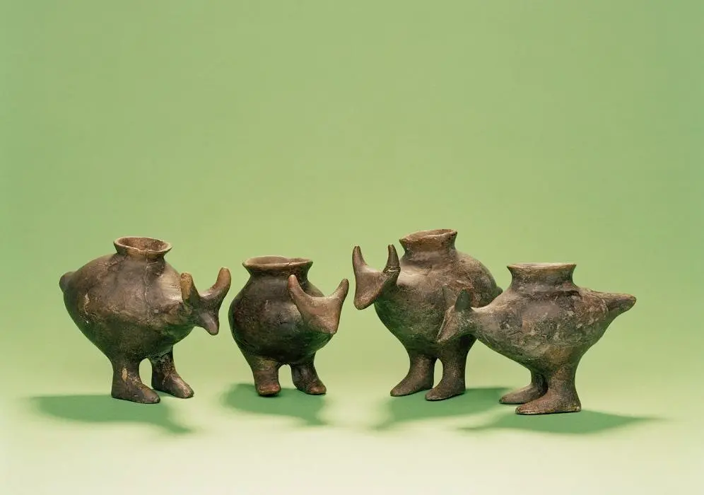 Biberon dell?età del bronzo, 25 settembre 2019. La rivista Nature racconta la scoperta dei biberon più antichi del mondo, da parte di ricercatori guidati da Julie Dunne, dell'università britannica di Bristol. ANSA/Enver-Hirsch /Wien Museum +++ ANSA PROVIDES ACCESS TO THIS HANDOUT PHOTO TO BE USED SOLELY TO ILLUSTRATE NEWS REPORTING OR COMMENTARY ON THE FACTS OR EVENTS DEPICTED IN THIS IMAGE; NO ARCHIVING; NO LICENSING +++