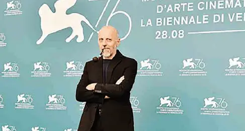 \"Effetto Domino\": stasera Paolini a Trento