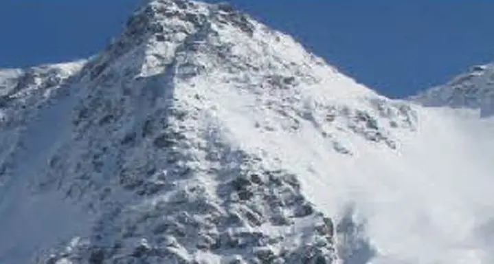 Precipita nel canalone sul'Ortles Neve e meteo, recupero difficile