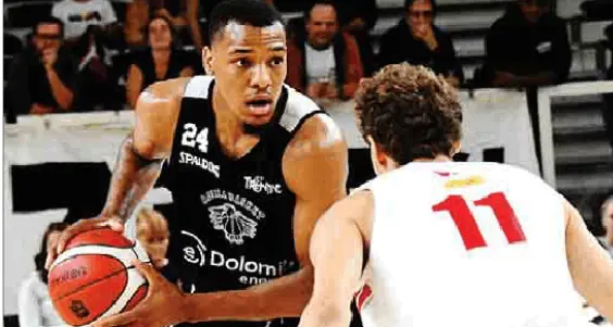 L'Aquila batte Pesaro e stasera sfida Cremona