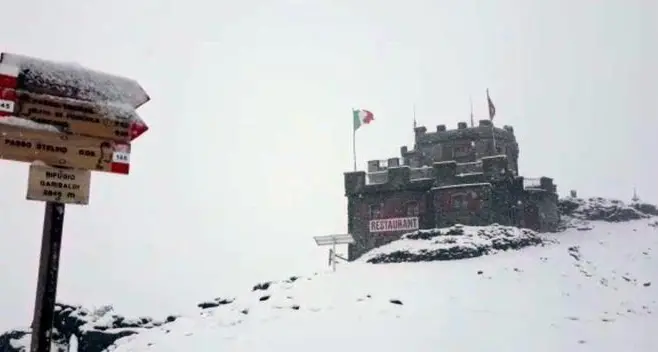 Stelvio, scenario mozzafiato dopo la nevicata - Il video