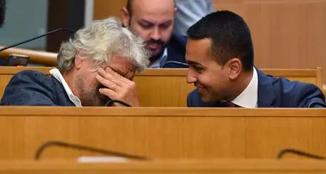 Grillo sdogana il PD e a Di Maio manda a dire «Basta coi punti Standa»