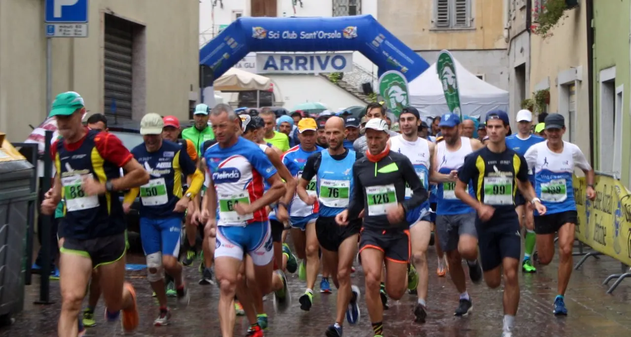 Pergine Urban Trail nel freddo e nella pioggia in duecento alla gara