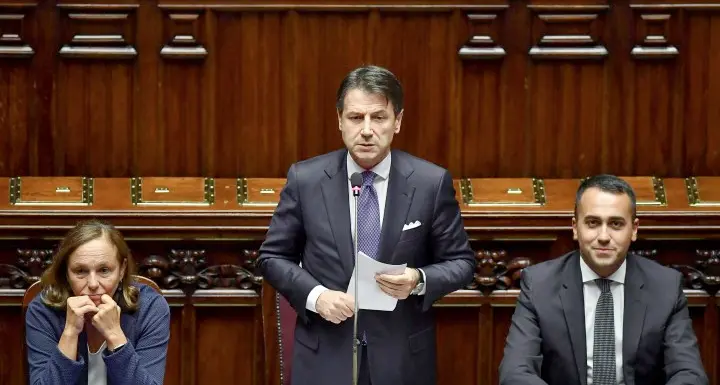 Sì della Camera al governo Conte La fiducia passa con 343 \"sì\"