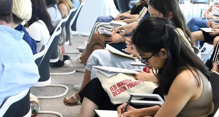 L'Italia non fa più figli fra 10 anni gli studenti saranno la metà (e anche i prof)