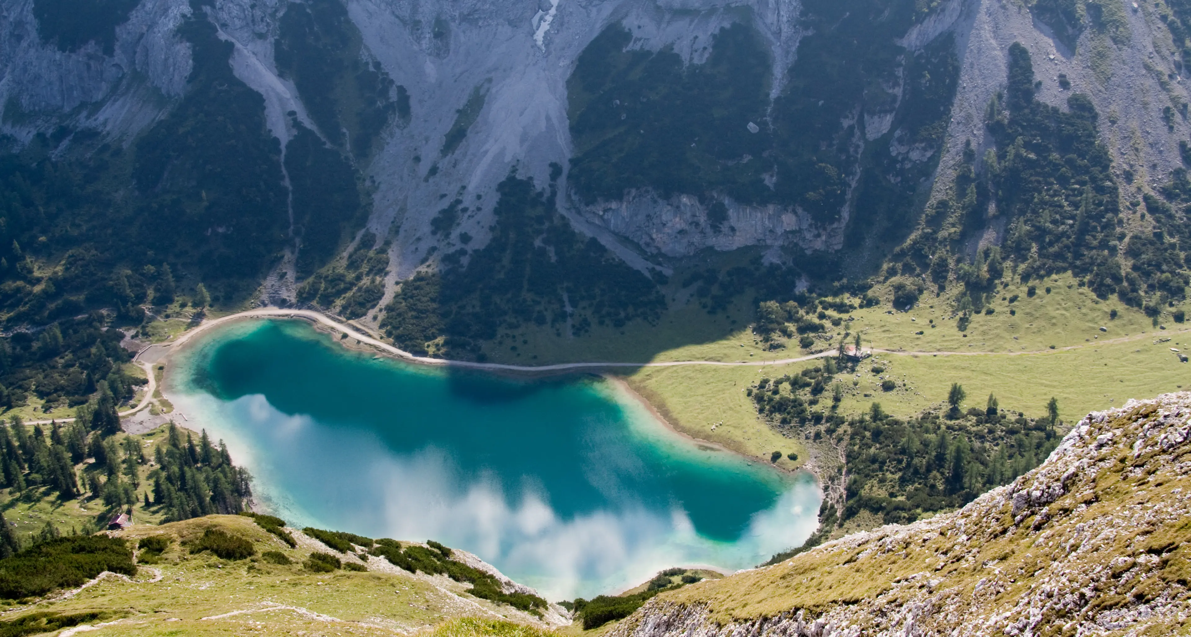 Un Comune austriaco mette le royalties sul paesaggio: chi fotografa, deve pagare