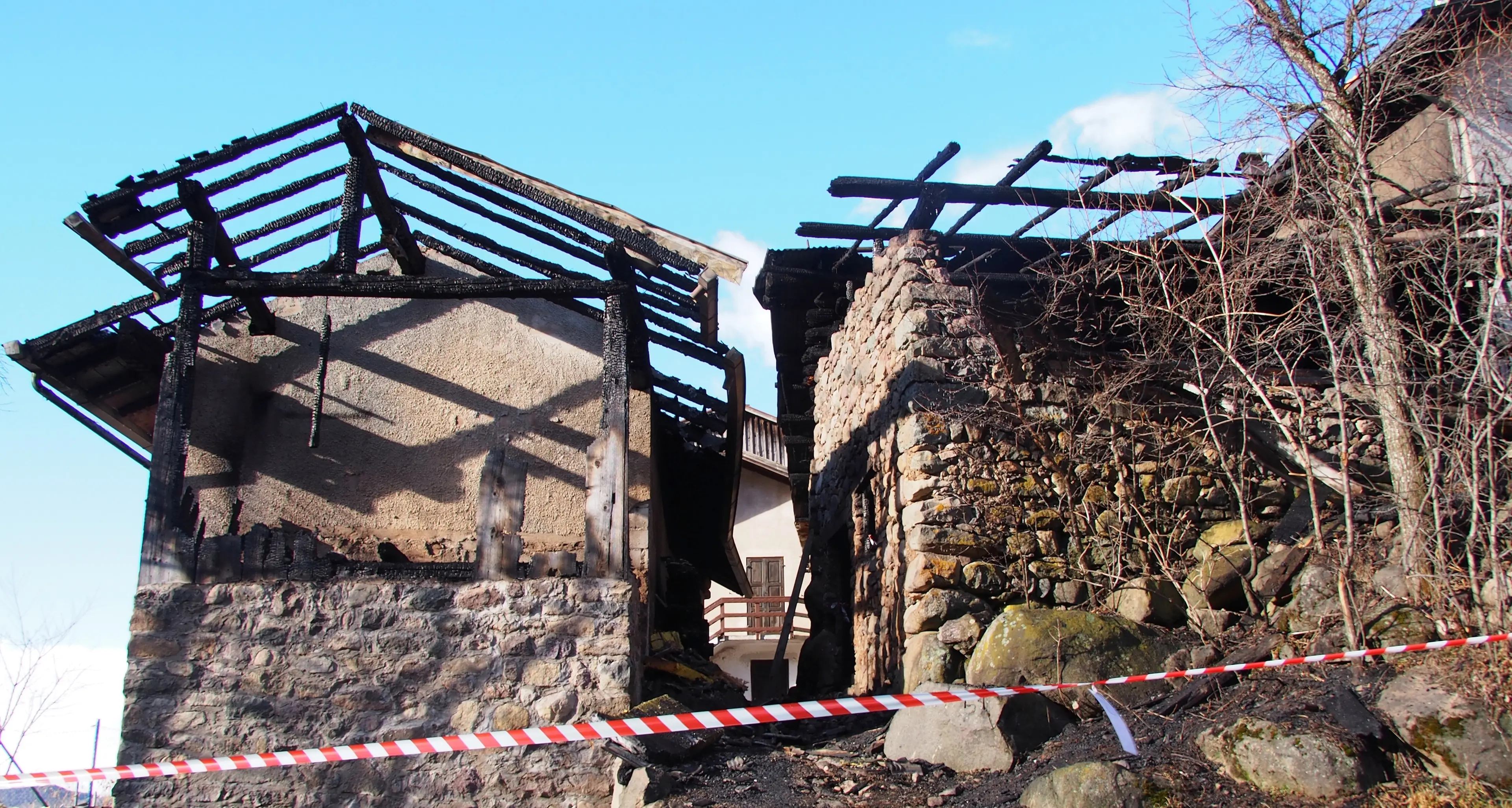 Val dei Mocheni: incubo piromane indagato un 45enne di Palù
