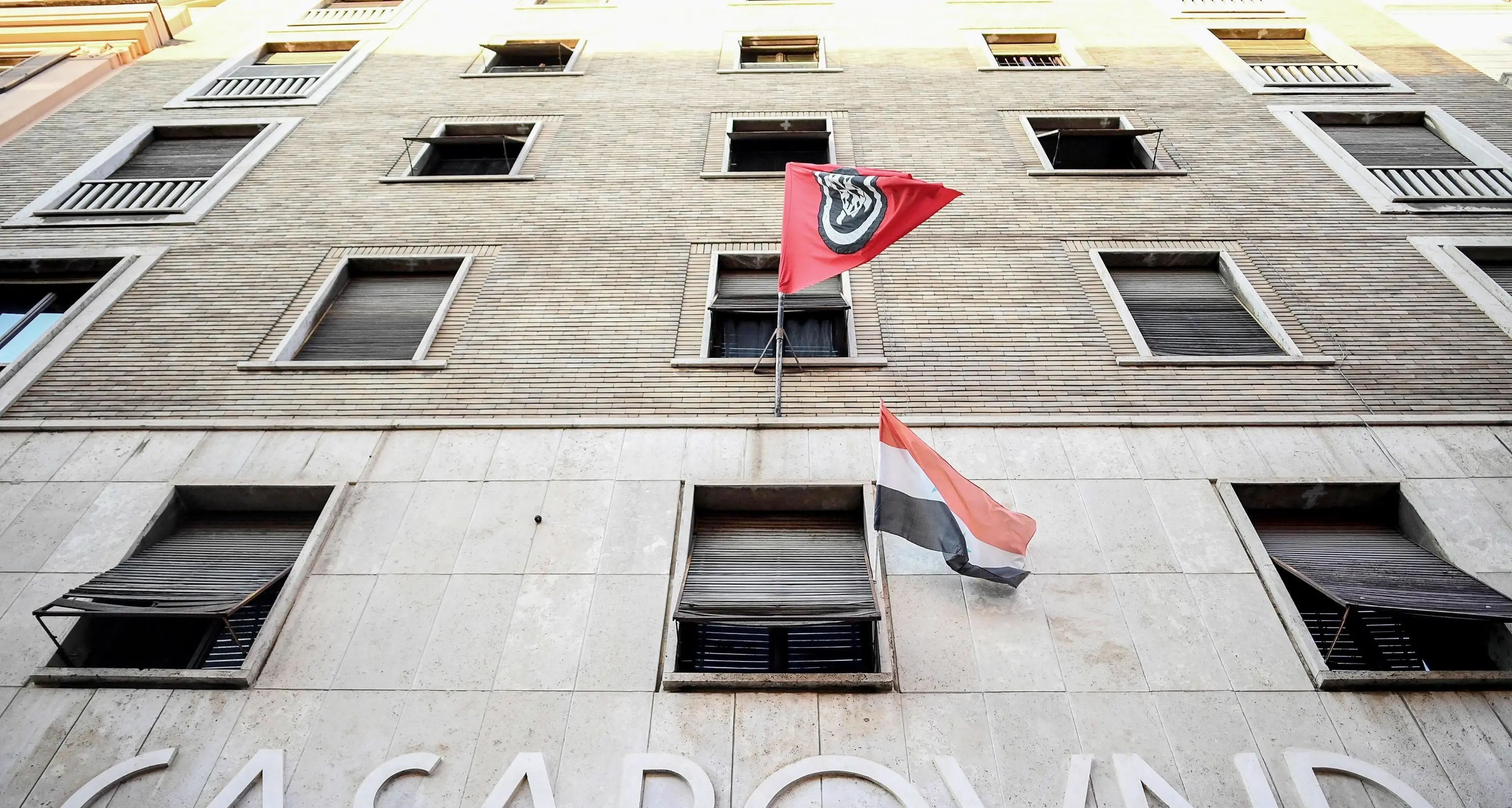Casapound? Andassero in biblioteca