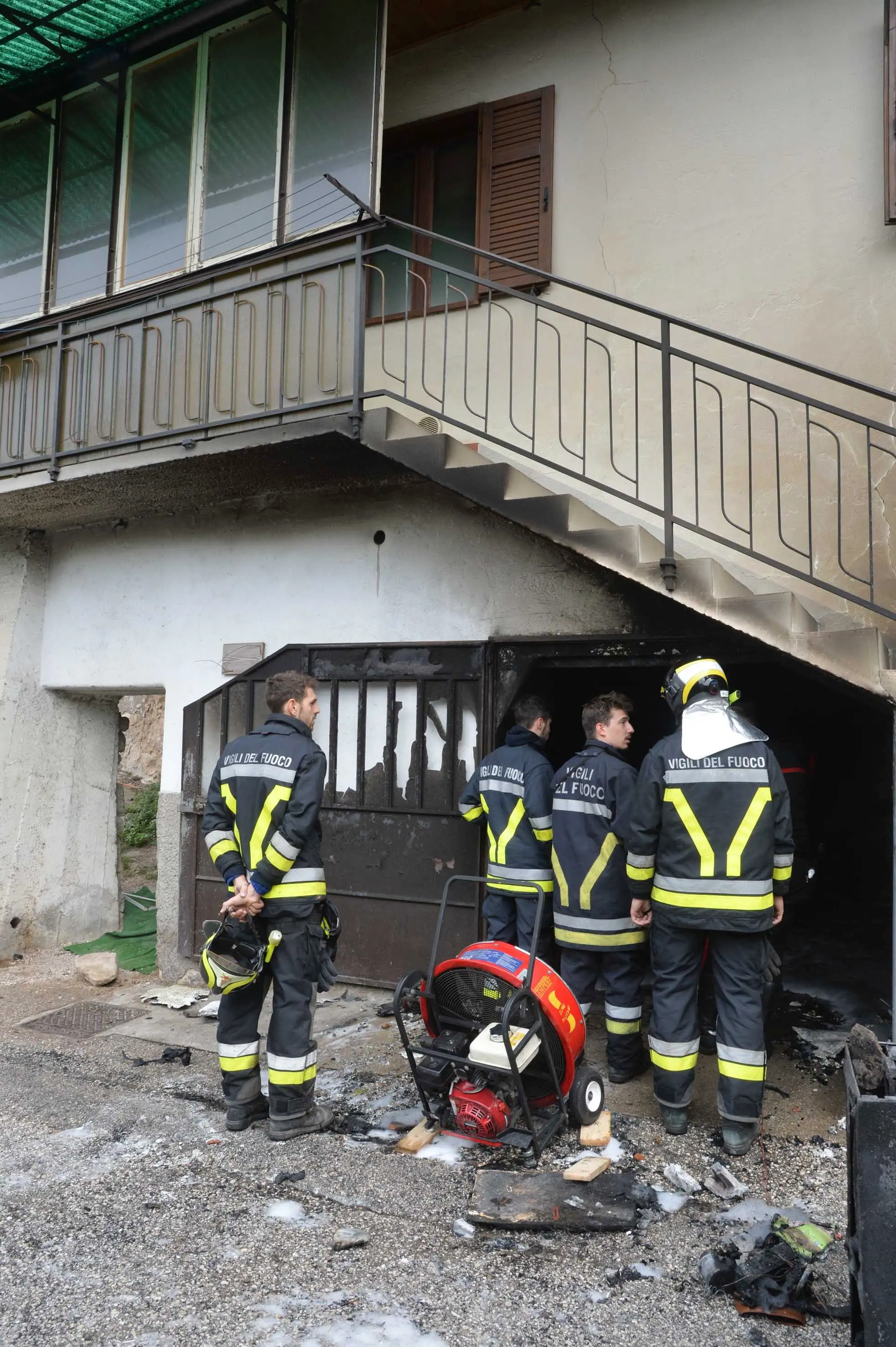 Esplosa una caldaia in casa a S. Rocco di Villazzano Colonne di fumo visibili dalla città Un anziano portato al pronto soccorso