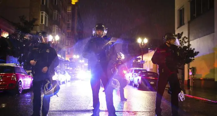 Sparatoria a Washington: un morto e cinque feriti