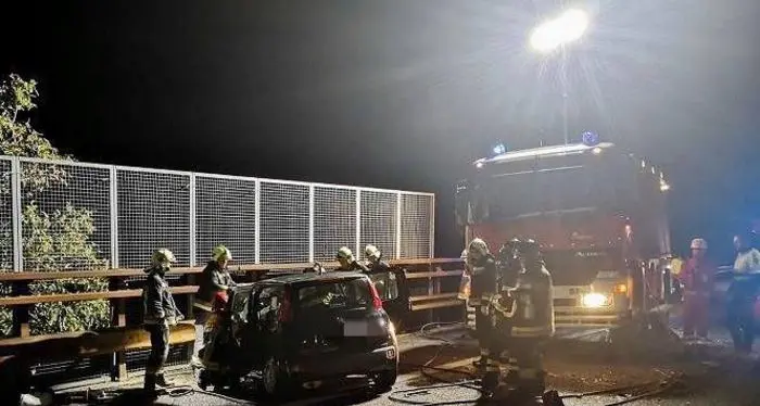 A22, muore nel tamponamento tra due auto e una bisarca